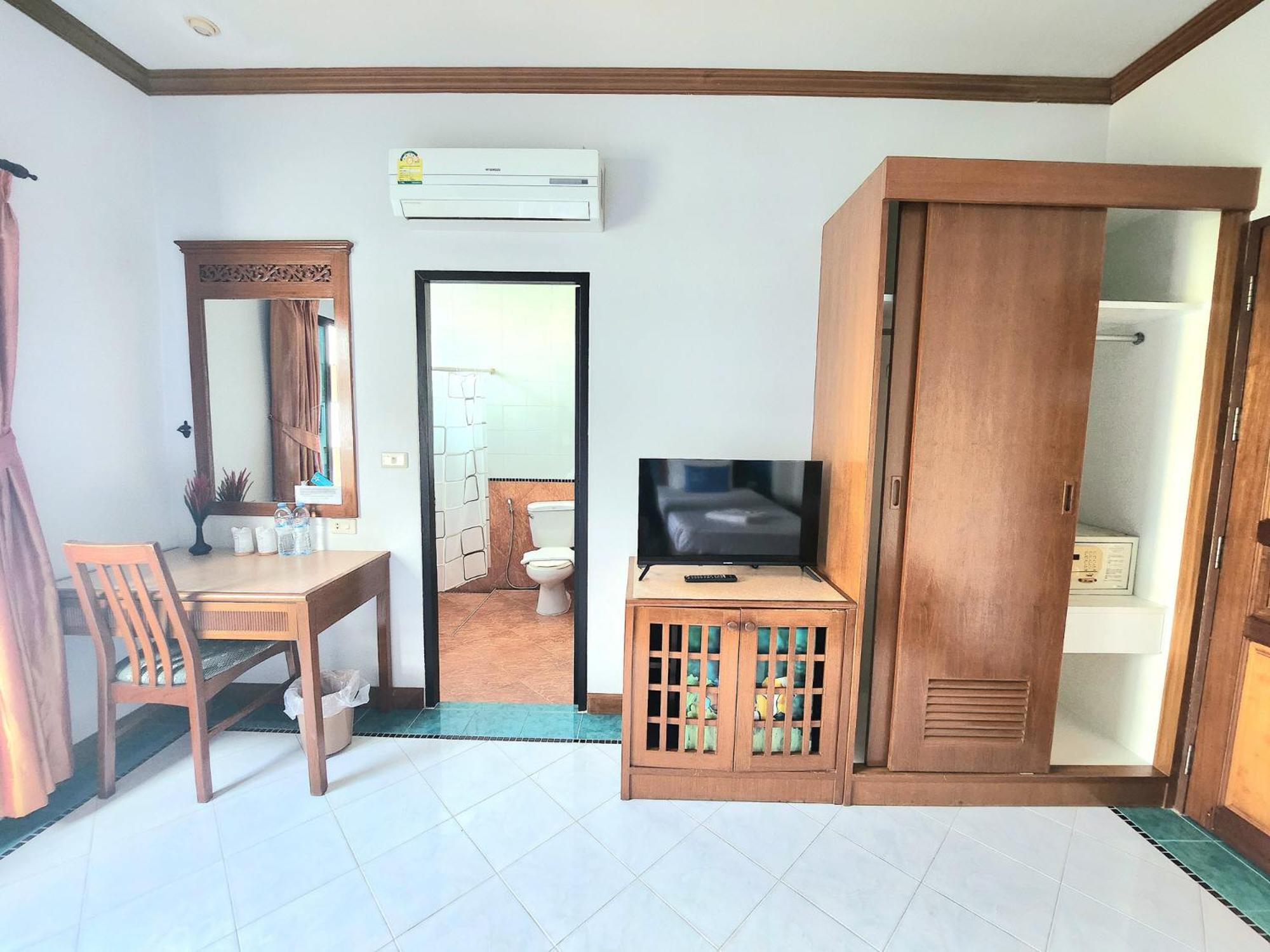 Sea Front Home Hotel - Patong Beach Luaran gambar
