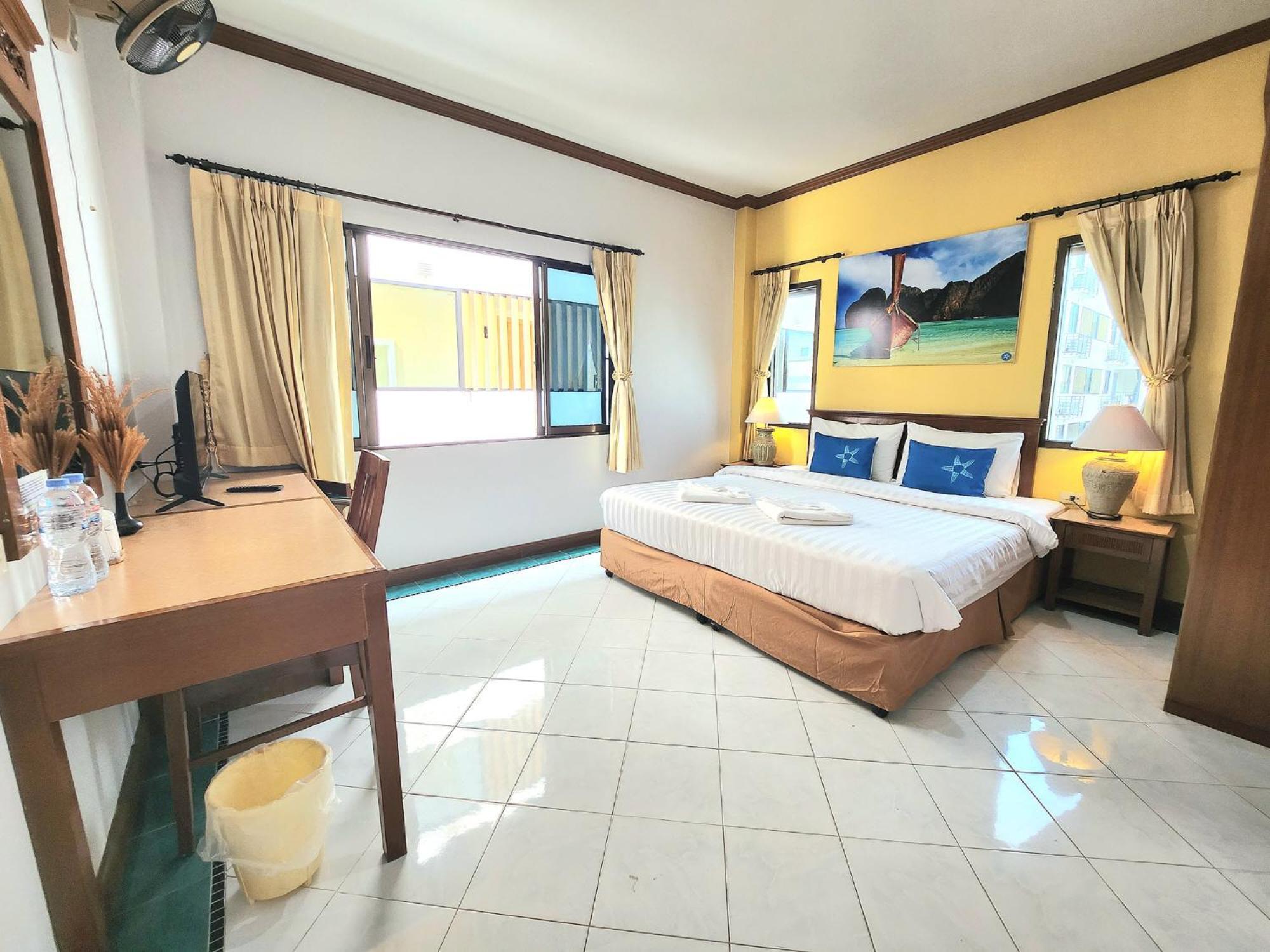 Sea Front Home Hotel - Patong Beach Luaran gambar