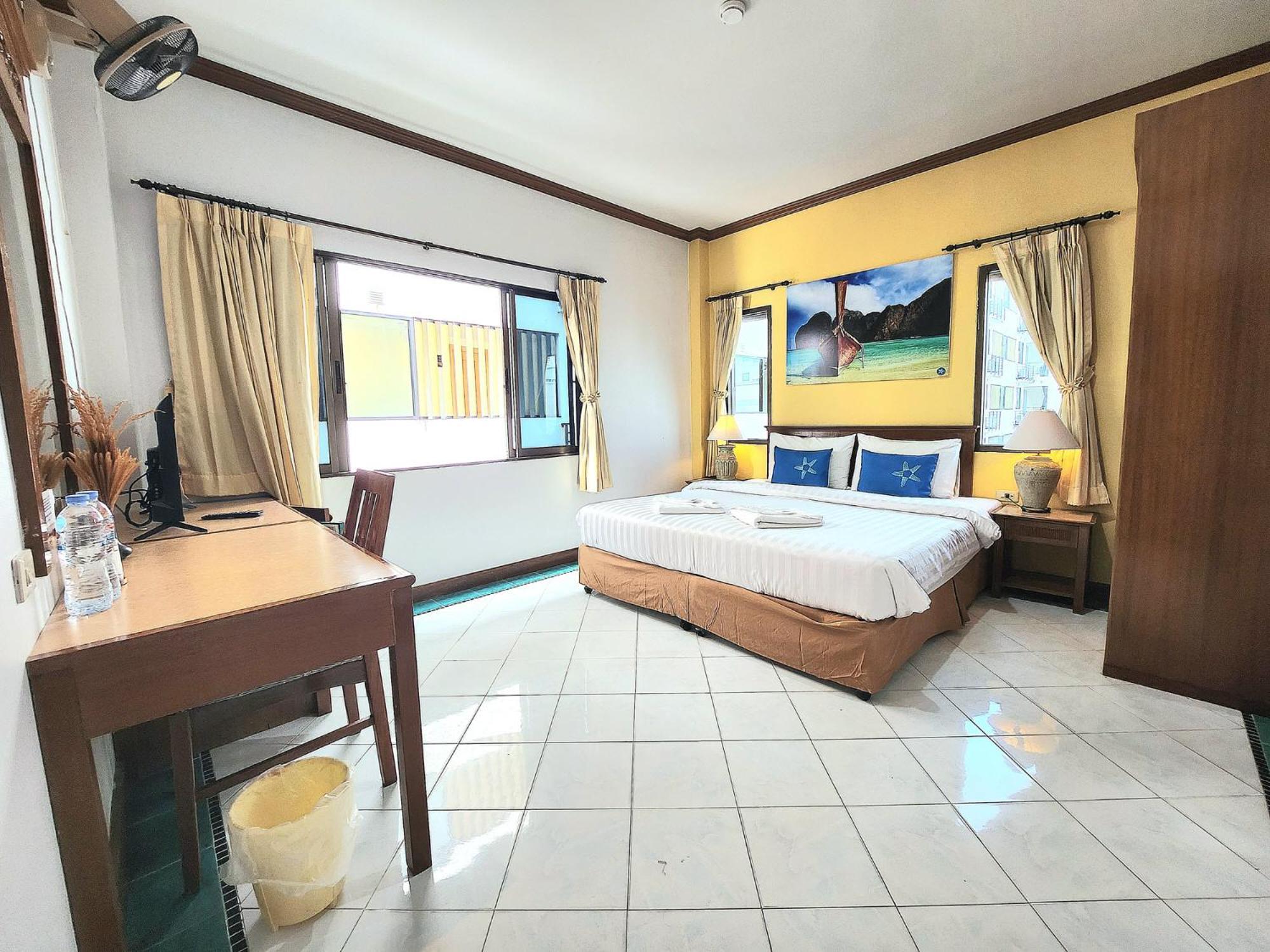 Sea Front Home Hotel - Patong Beach Luaran gambar