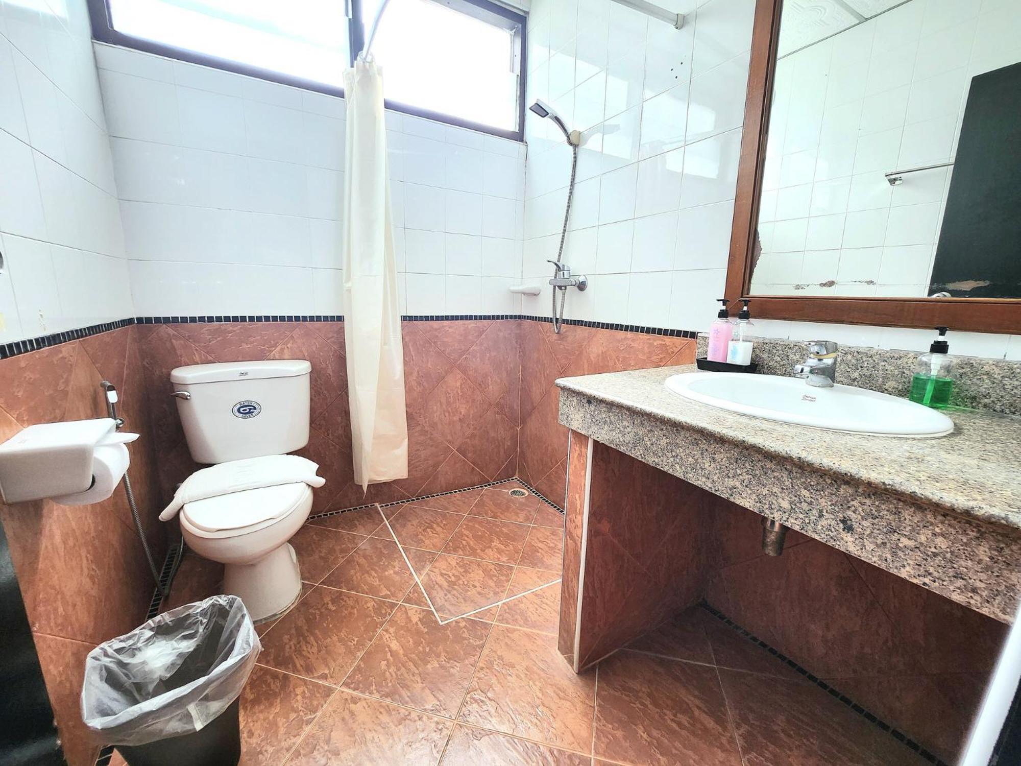 Sea Front Home Hotel - Patong Beach Luaran gambar
