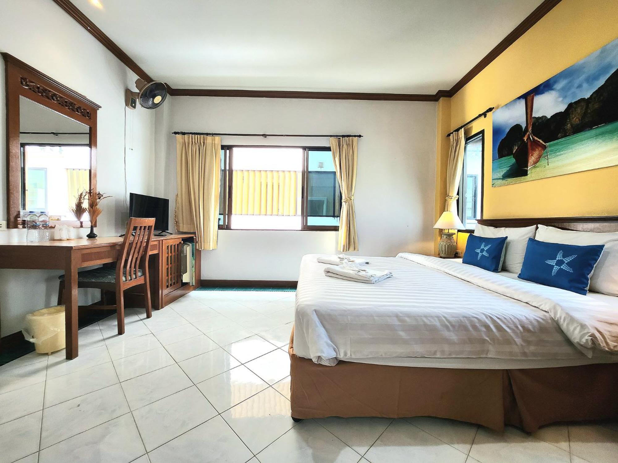 Sea Front Home Hotel - Patong Beach Luaran gambar