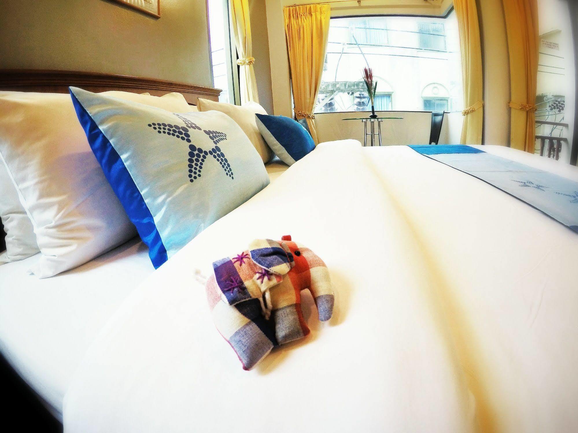 Sea Front Home Hotel - Patong Beach Luaran gambar